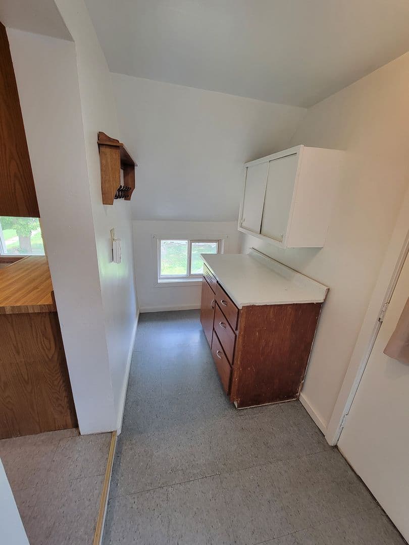 Eau Claire Apartment: 609 Franklin Street