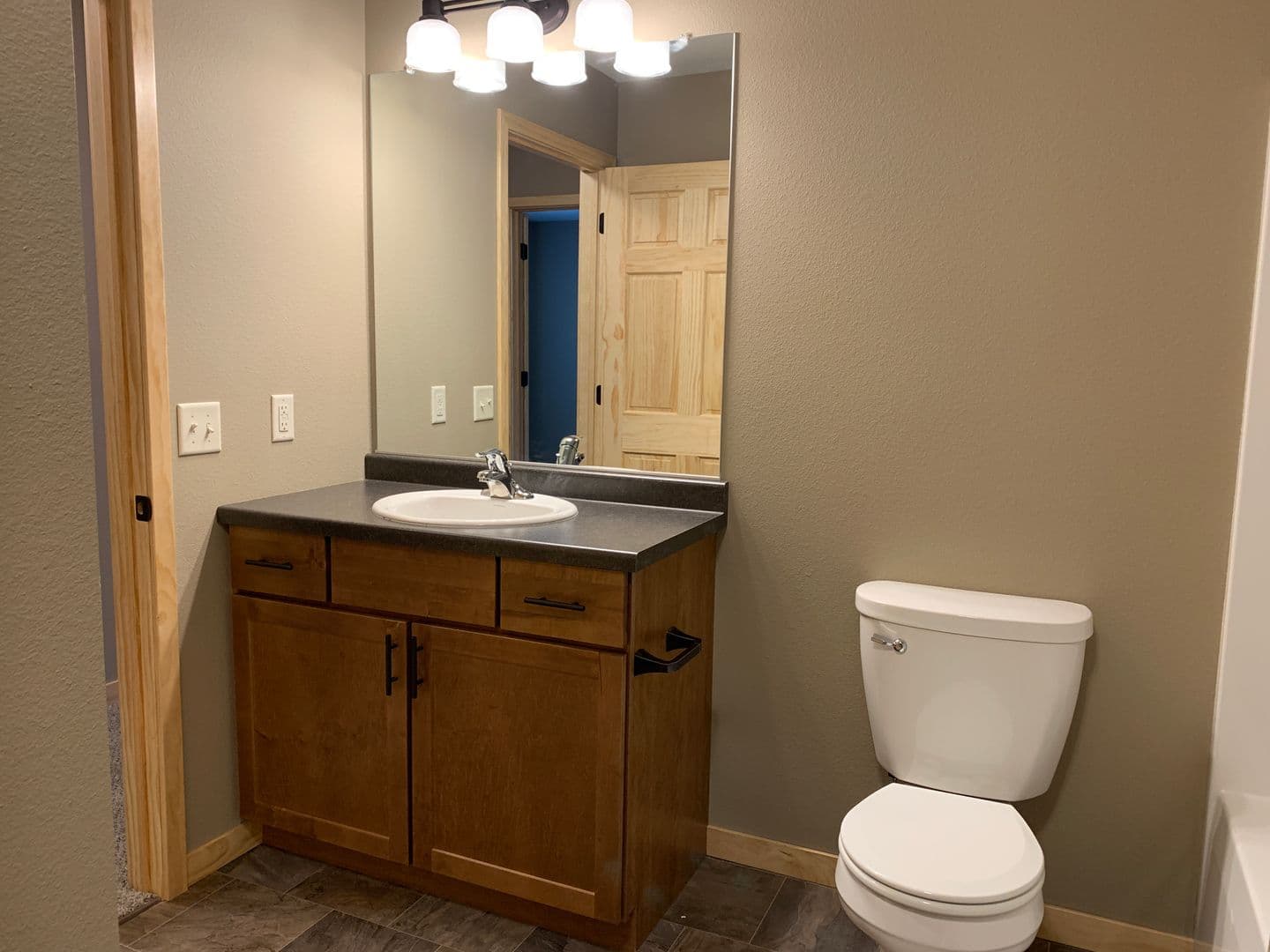 Chippewa Falls Apartment: 1452 Coventry Ln #1-4/1484 Coventry Ln #1-4