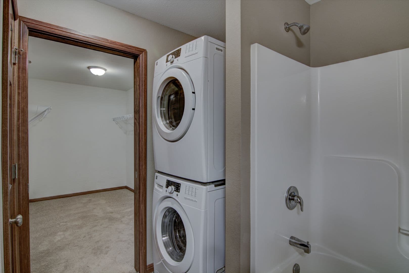 Chippewa Falls Apartment: 1224 Coventry Ln. #1-4/1112 Parkland Dr. #1-4