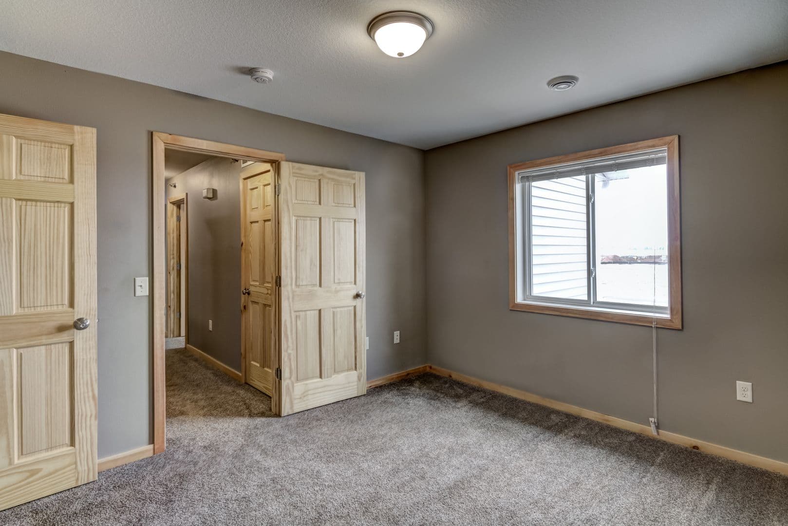 Chippewa Falls Apartment: 1219 Coventry Ln. #1-4/1234 Parkland Dr. #1-4
