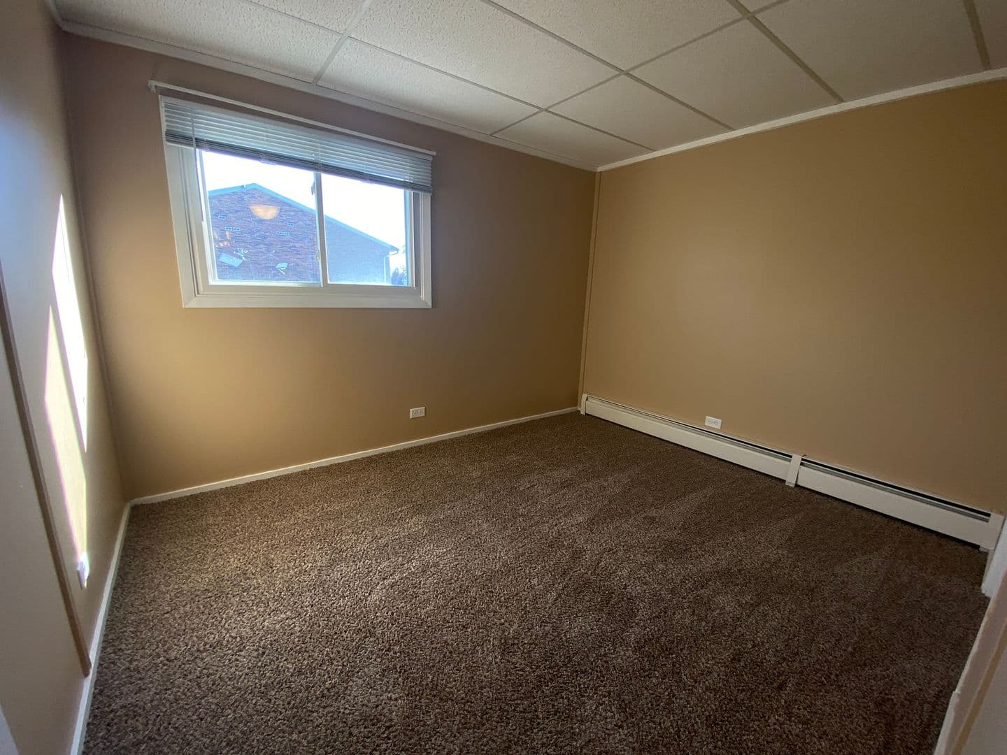Thorp Apartment: 605 N Clark Street