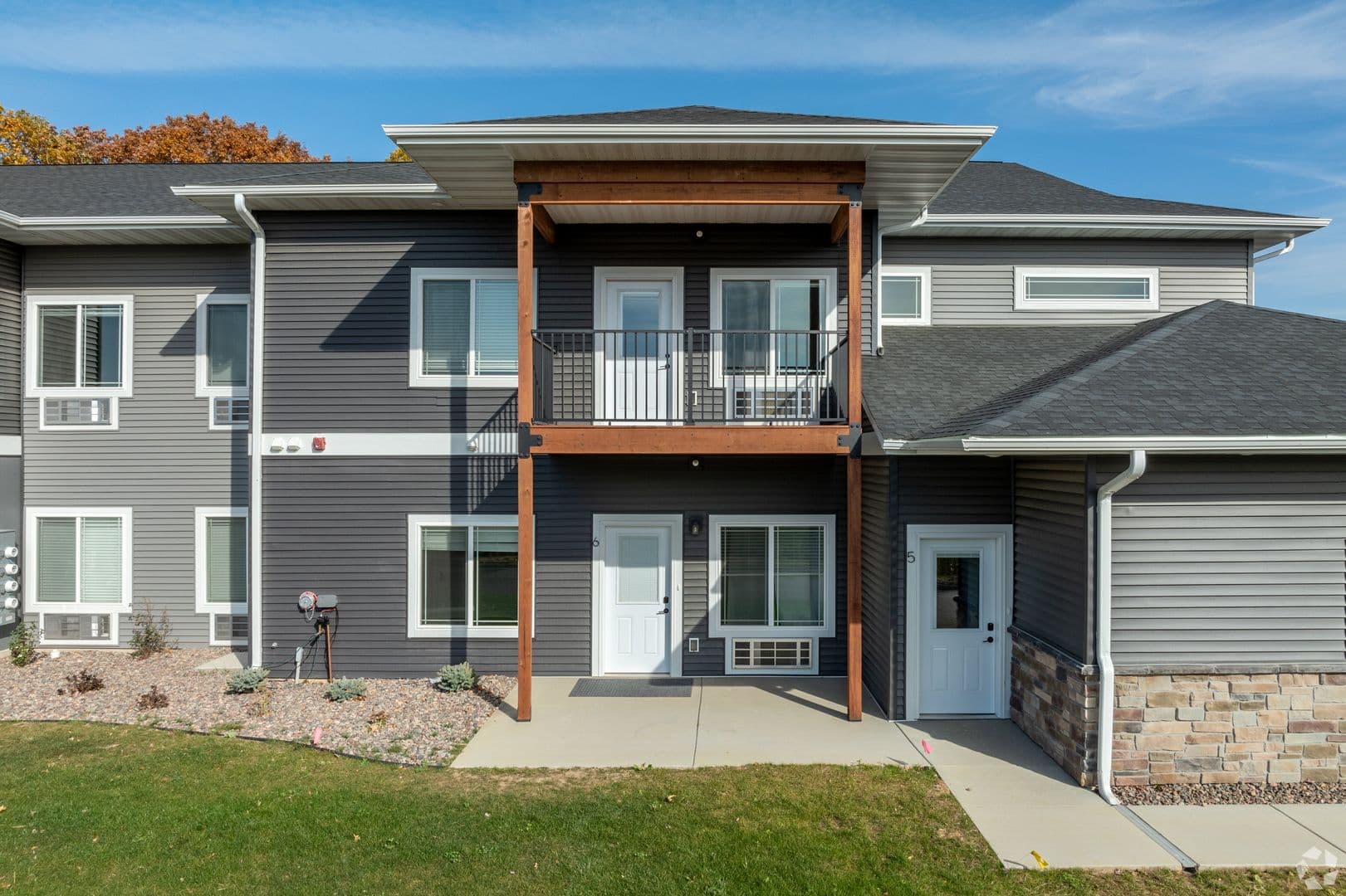 Menomonie Townhome: 2067 11th Ave E