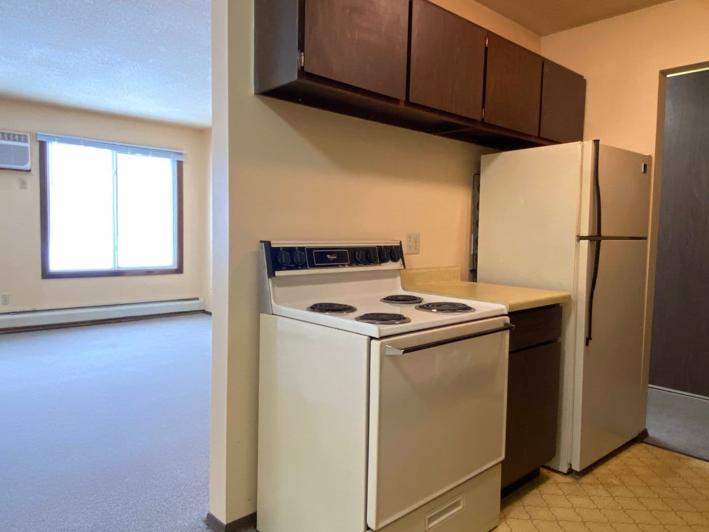 Hudson Apartment: 77 Coulee Rd