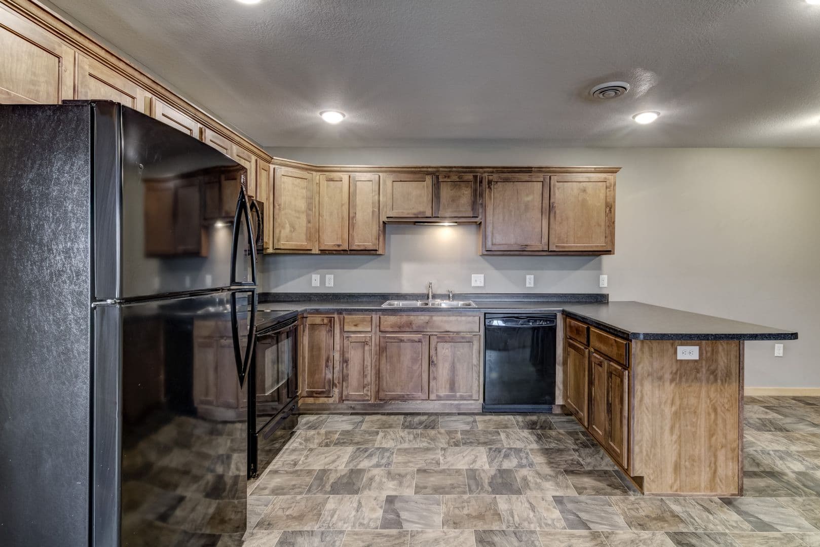 Chippewa Falls Apartment: 1219 Coventry Ln. #1-4/1234 Parkland Dr. #1-4