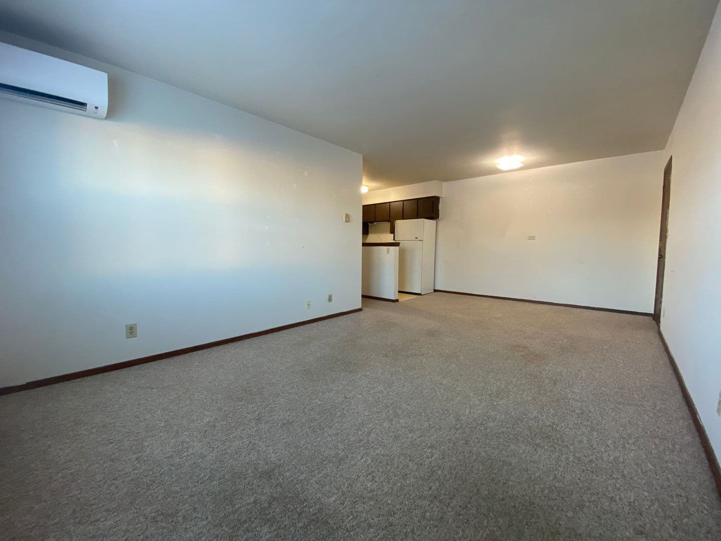River Falls Apartment: 1041 State Street