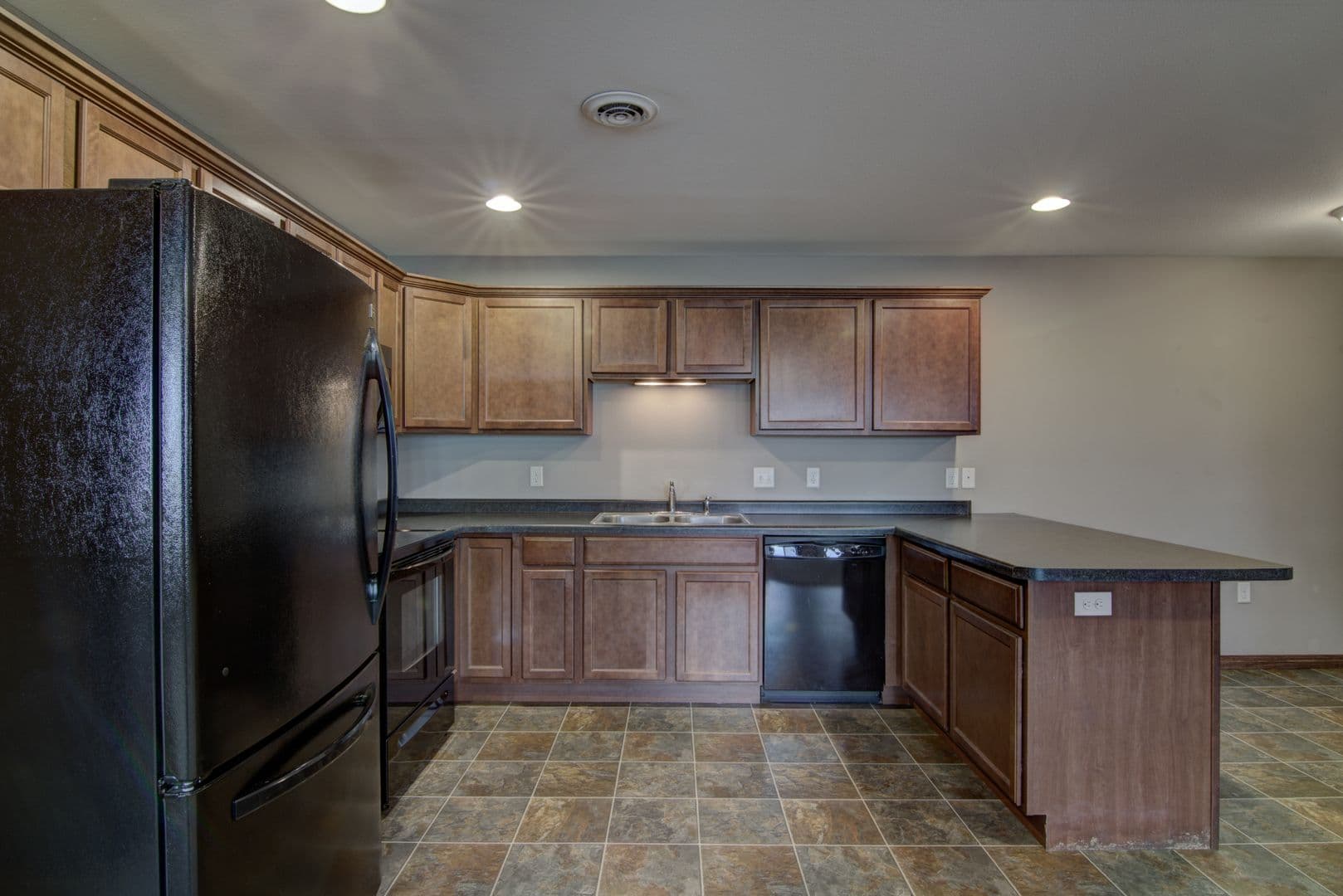 Chippewa Falls Apartment: 1224 Coventry Ln. #1-4/1112 Parkland Dr. #1-4