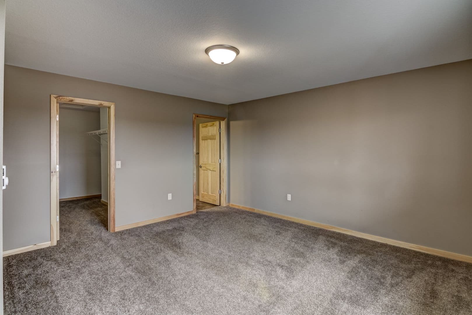 Chippewa Falls Apartment: 1219 Coventry Ln. #1-4/1234 Parkland Dr. #1-4