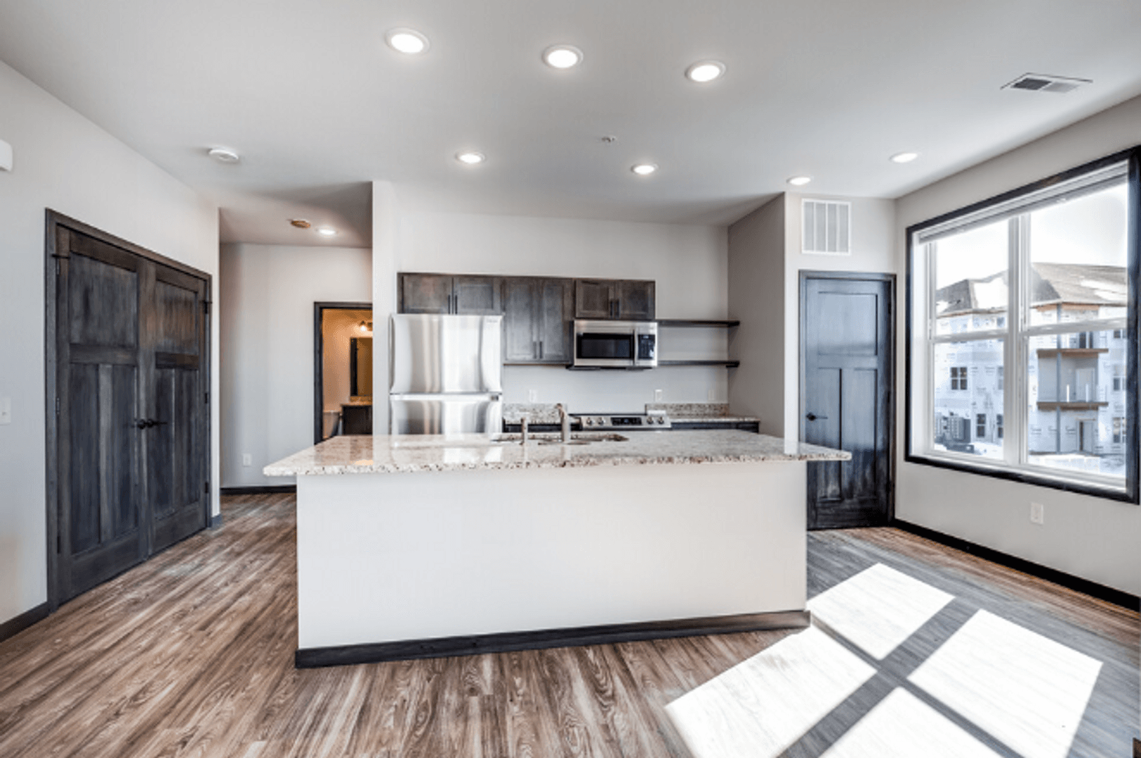 New Richmond Apartment: 1612 Dorset Lane