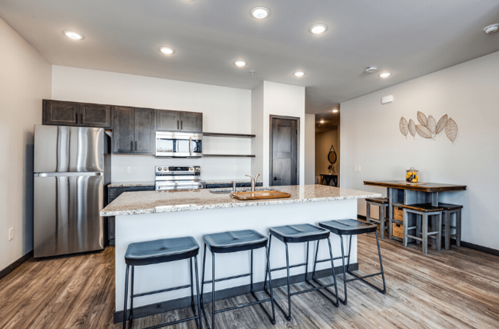 New Richmond Apartment: 1612 Dorset Lane