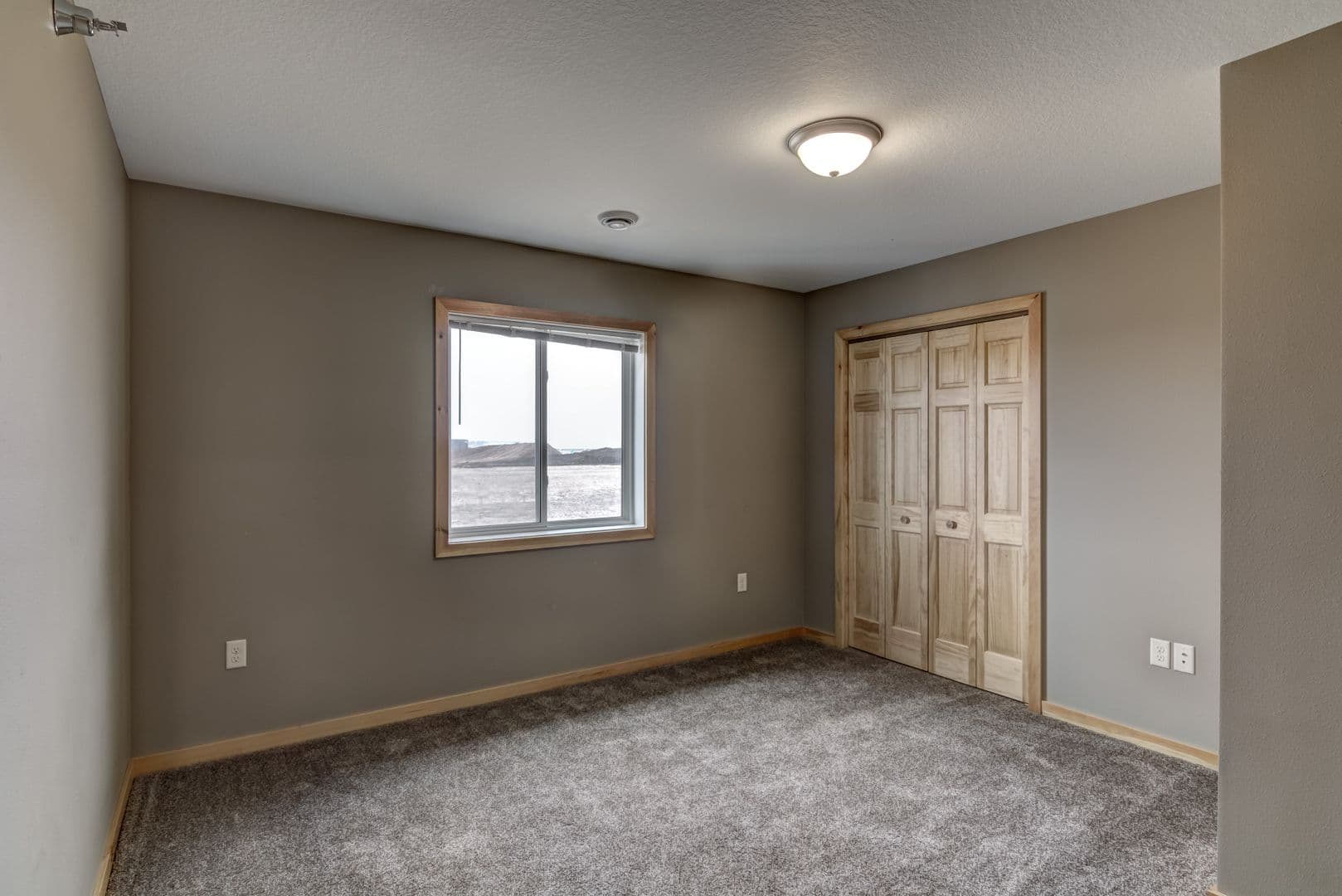 Chippewa Falls Apartment: 1219 Coventry Ln. #1-4/1234 Parkland Dr. #1-4