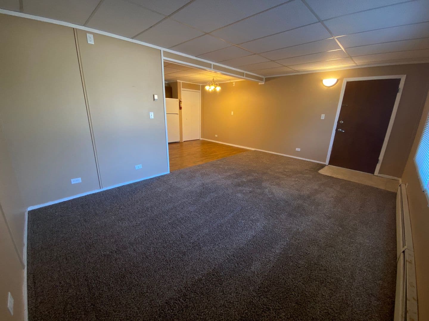 Thorp Apartment: 605 N Clark Street