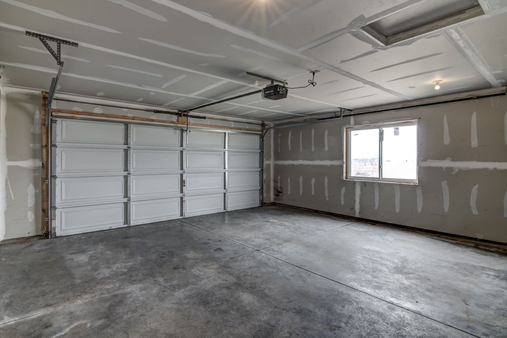 Chippewa Falls Apartment: 1219 Coventry Ln. #1-4/1234 Parkland Dr. #1-4