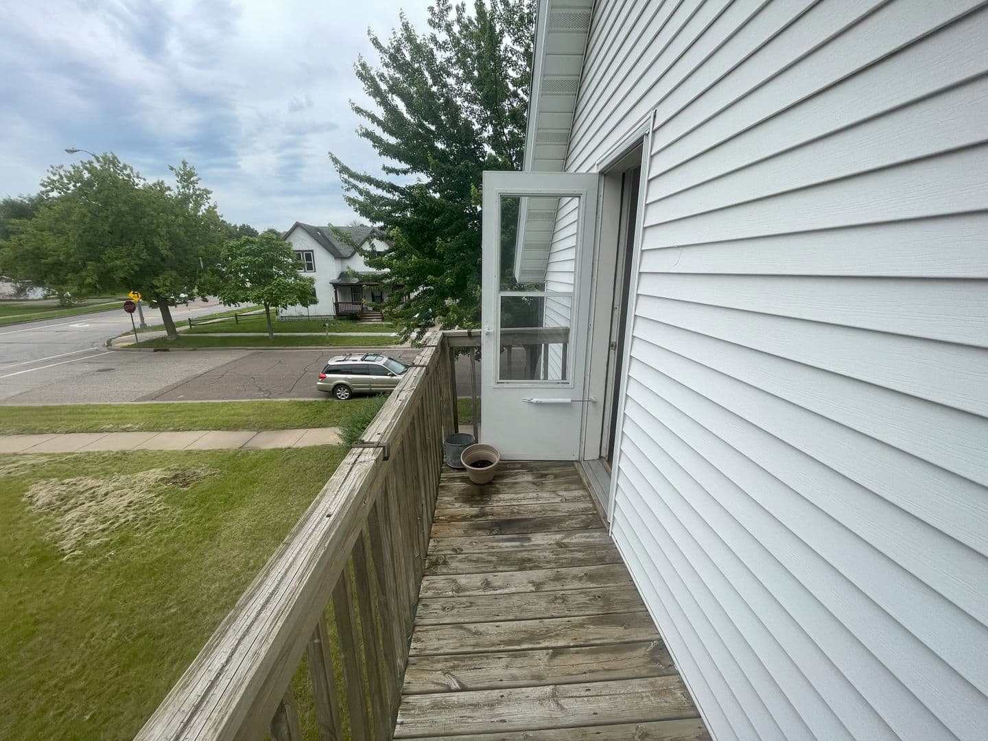 Eau Claire Apartment: 609 Franklin Street