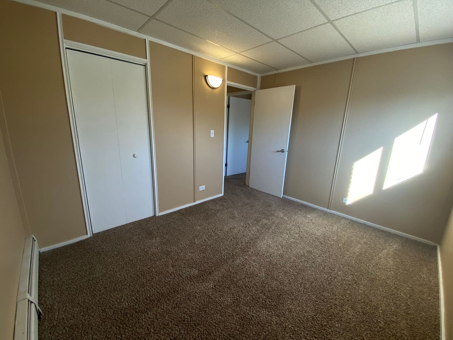 Thorp Apartment: 605 N Clark Street