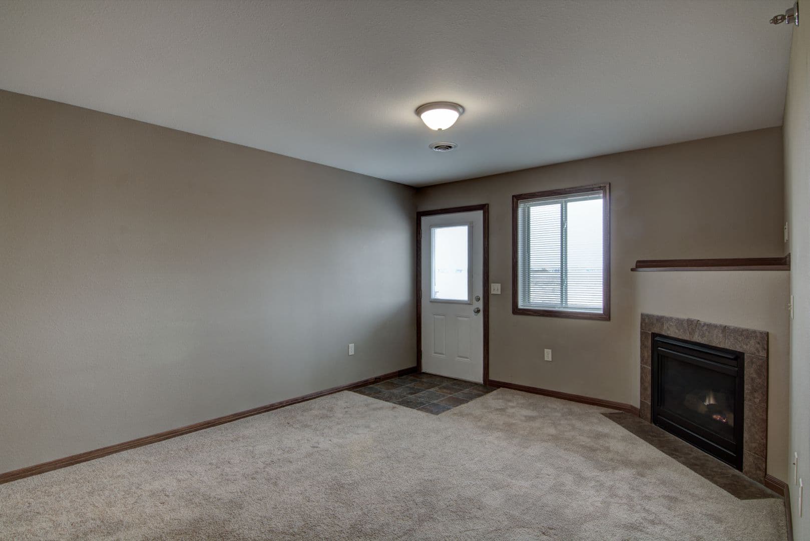 Chippewa Falls Apartment: 1224 Coventry Ln. #1-4/1112 Parkland Dr. #1-4