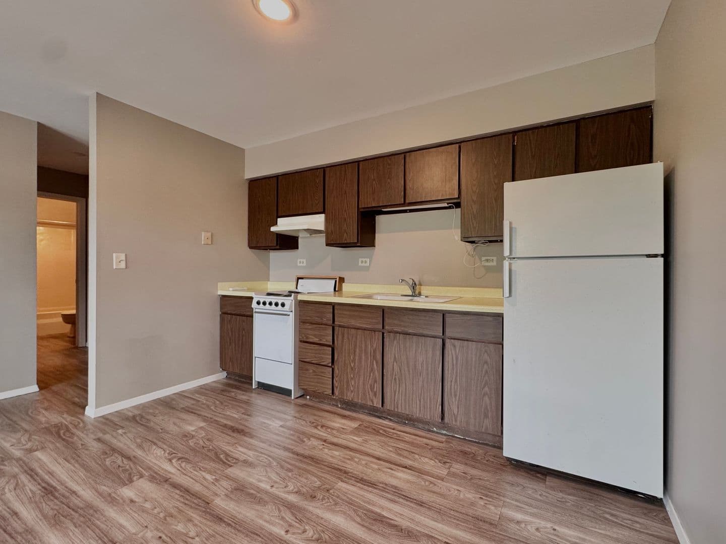 River Falls Apartment: 1041 State Street