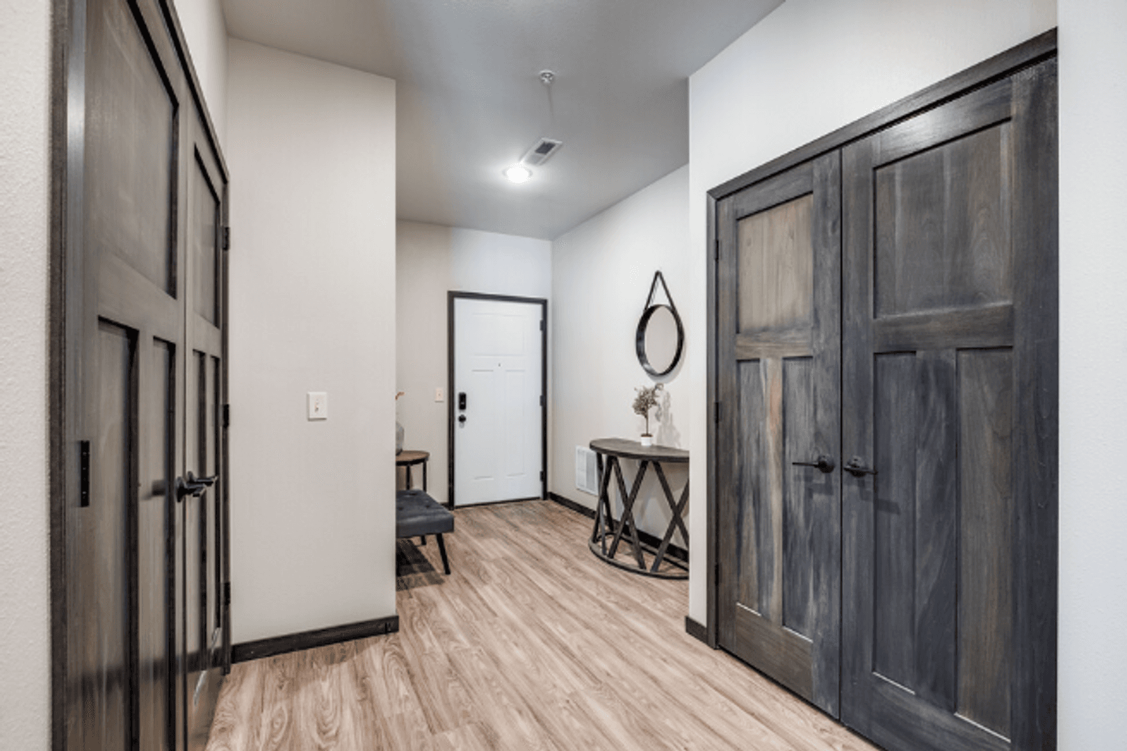 New Richmond Apartment: 1612 Dorset Lane