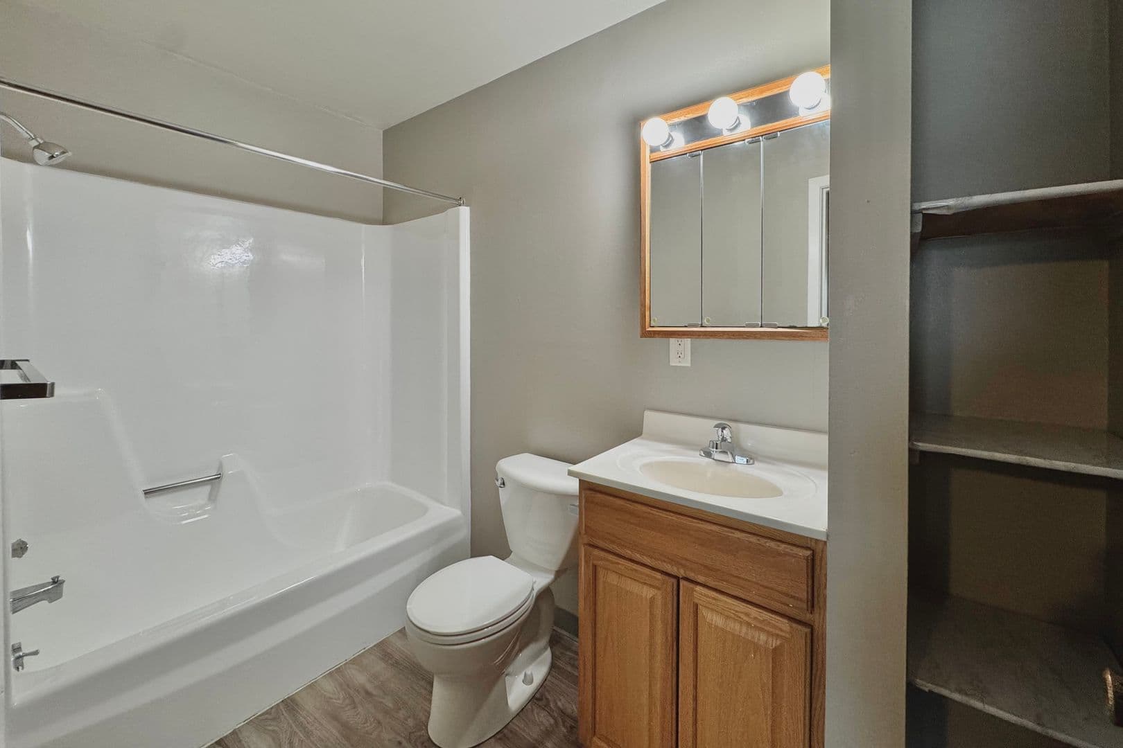 River Falls Apartment: 1041 State Street