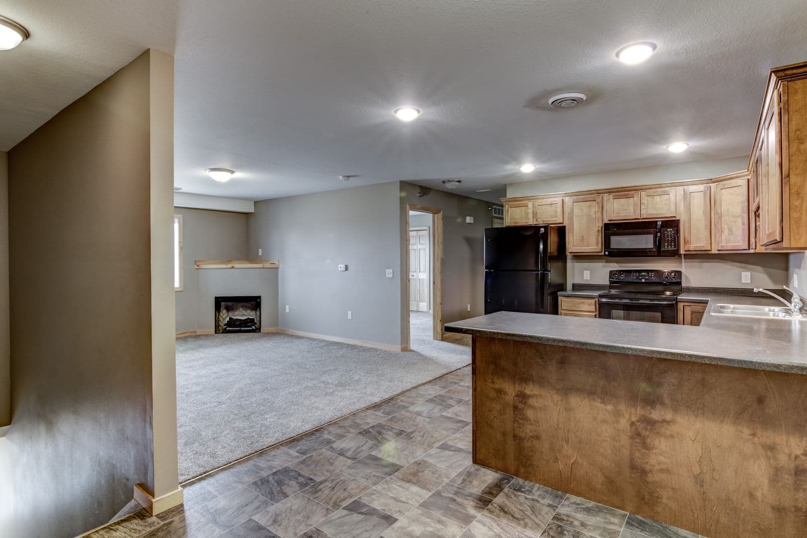 Chippewa Falls Apartment: 1219 Coventry Ln. #1-4/1234 Parkland Dr. #1-4