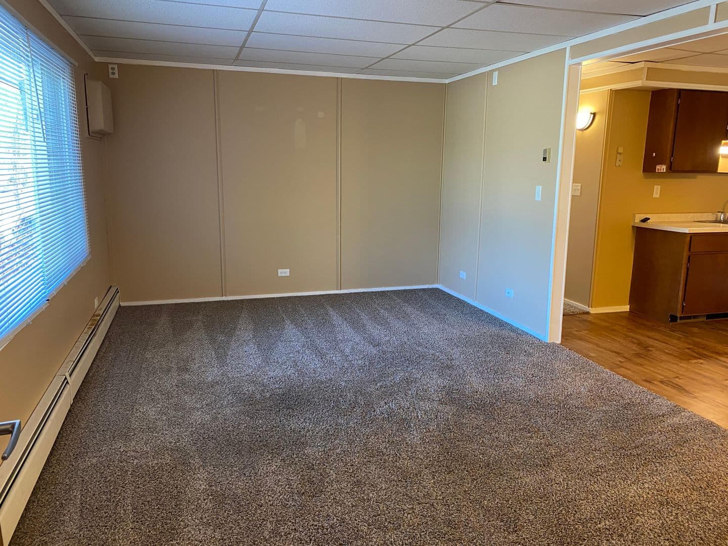 Thorp Apartment: 605 N Clark Street