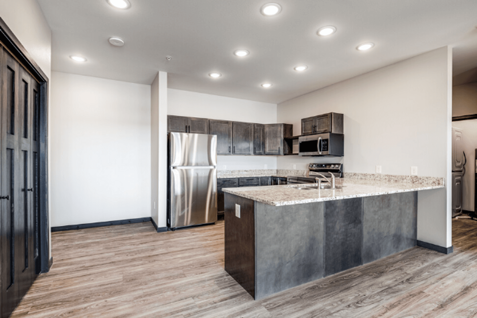 New Richmond Apartment: 1612 Dorset Lane