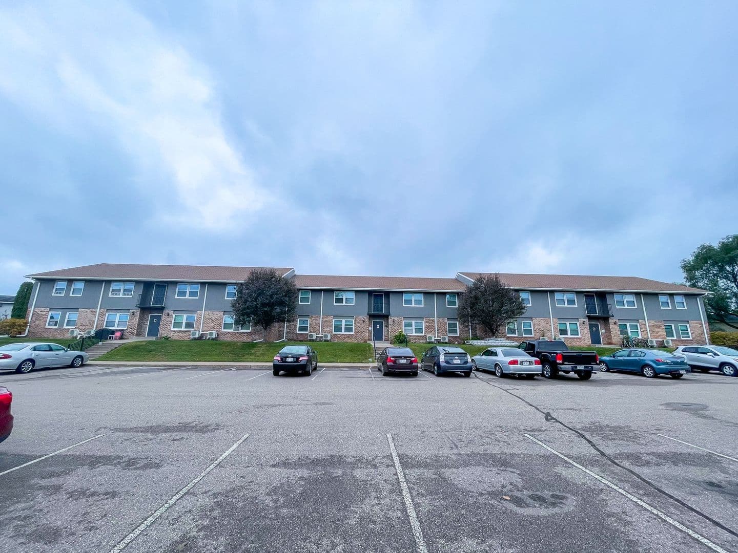 River Falls Apartment: 1041 State Street
