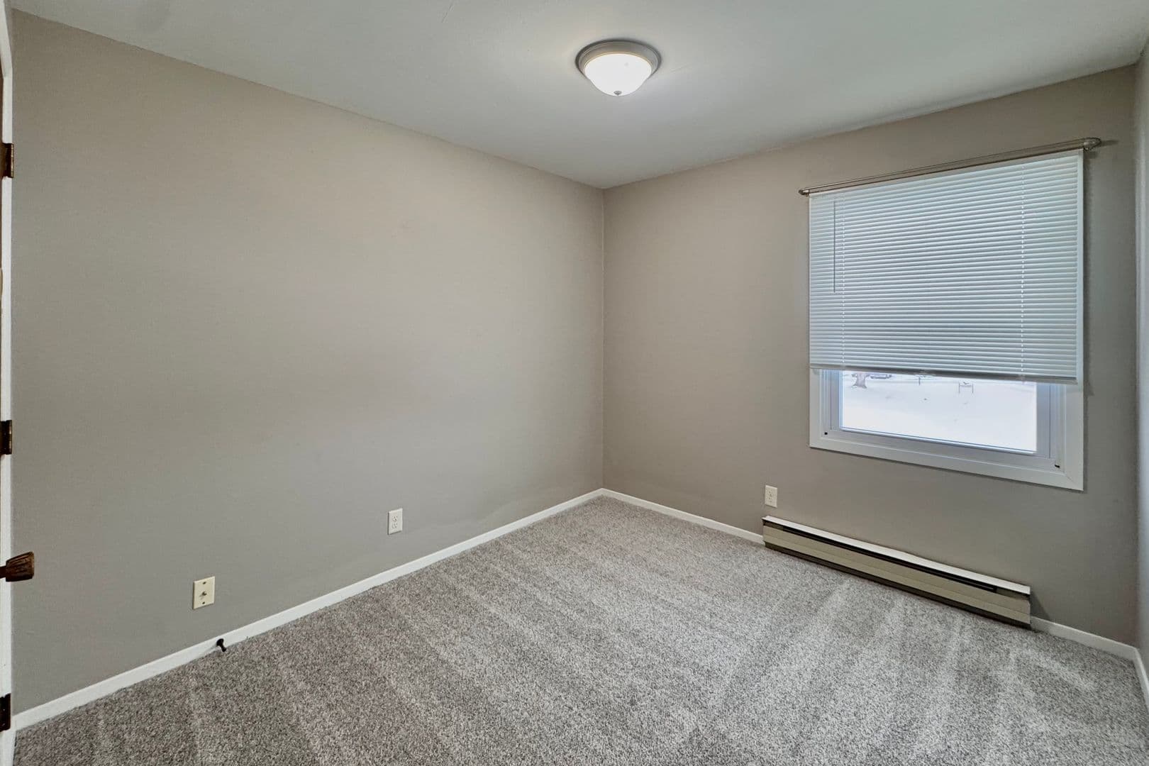 River Falls Apartment: 1041 State Street