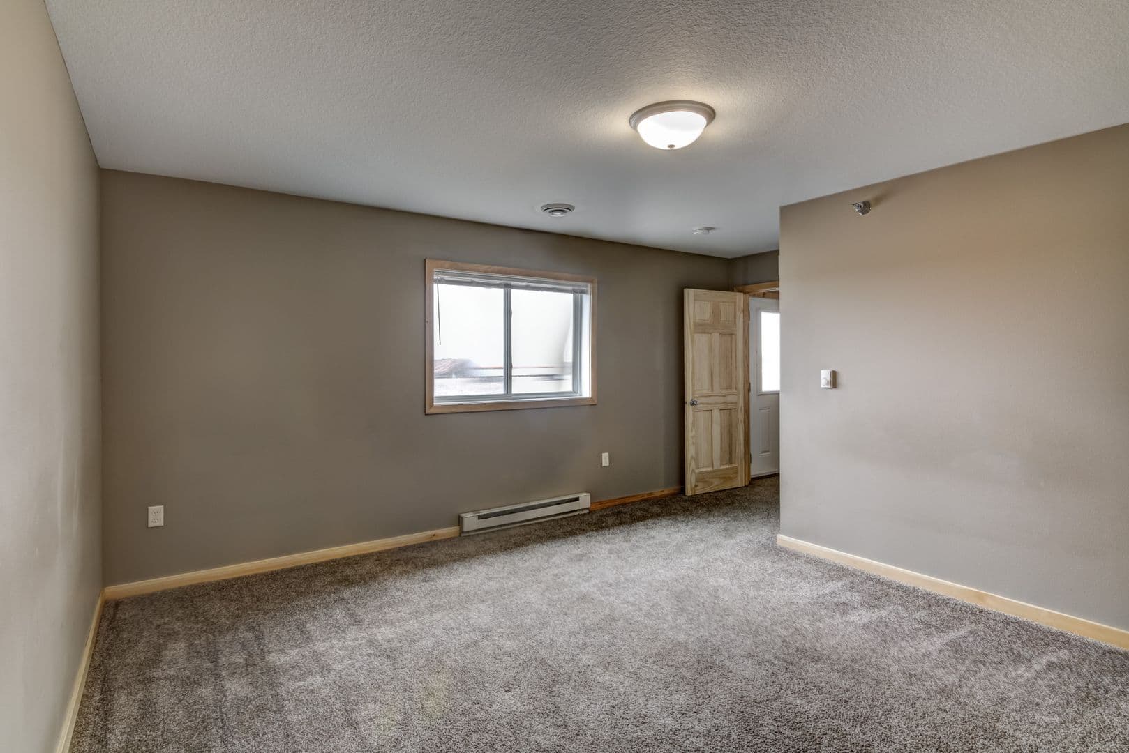 Chippewa Falls Apartment: 1219 Coventry Ln. #1-4/1234 Parkland Dr. #1-4