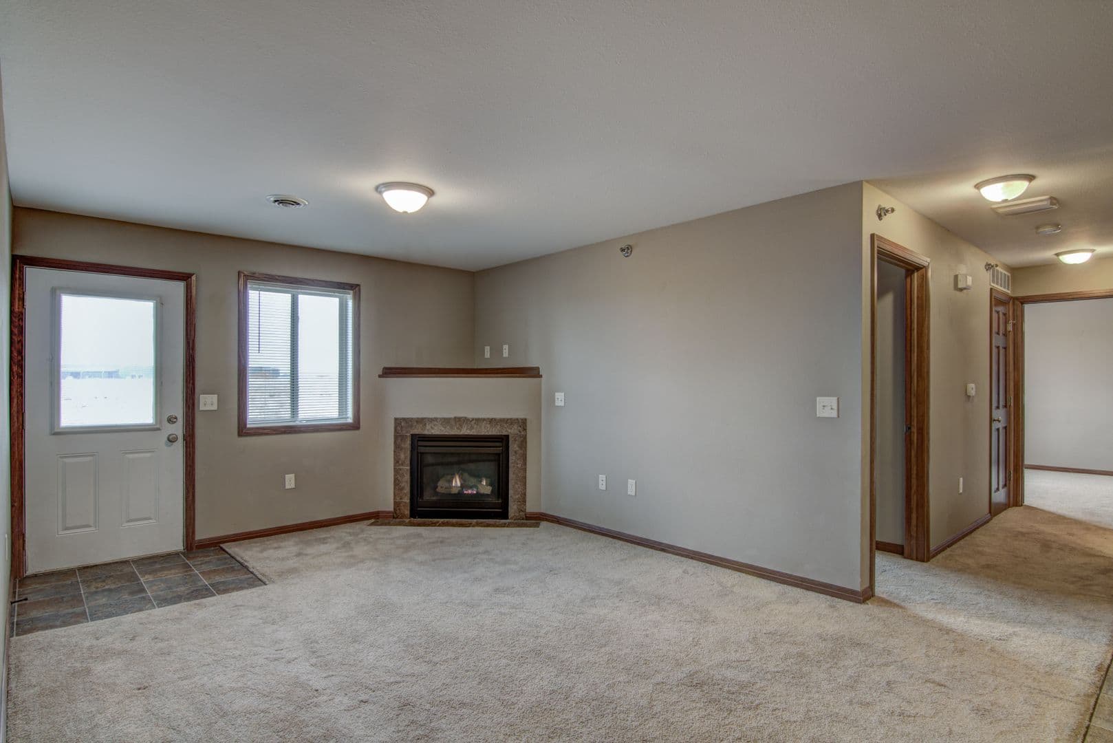 Chippewa Falls Apartment: 1224 Coventry Ln. #1-4/1112 Parkland Dr. #1-4