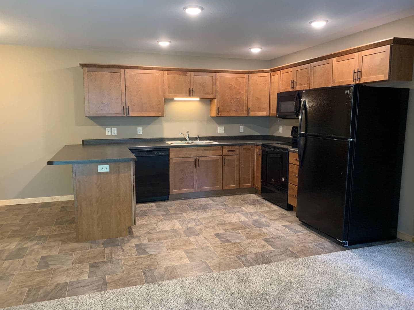 Chippewa Falls Apartment: 1452 Coventry Ln #1-4/1484 Coventry Ln #1-4