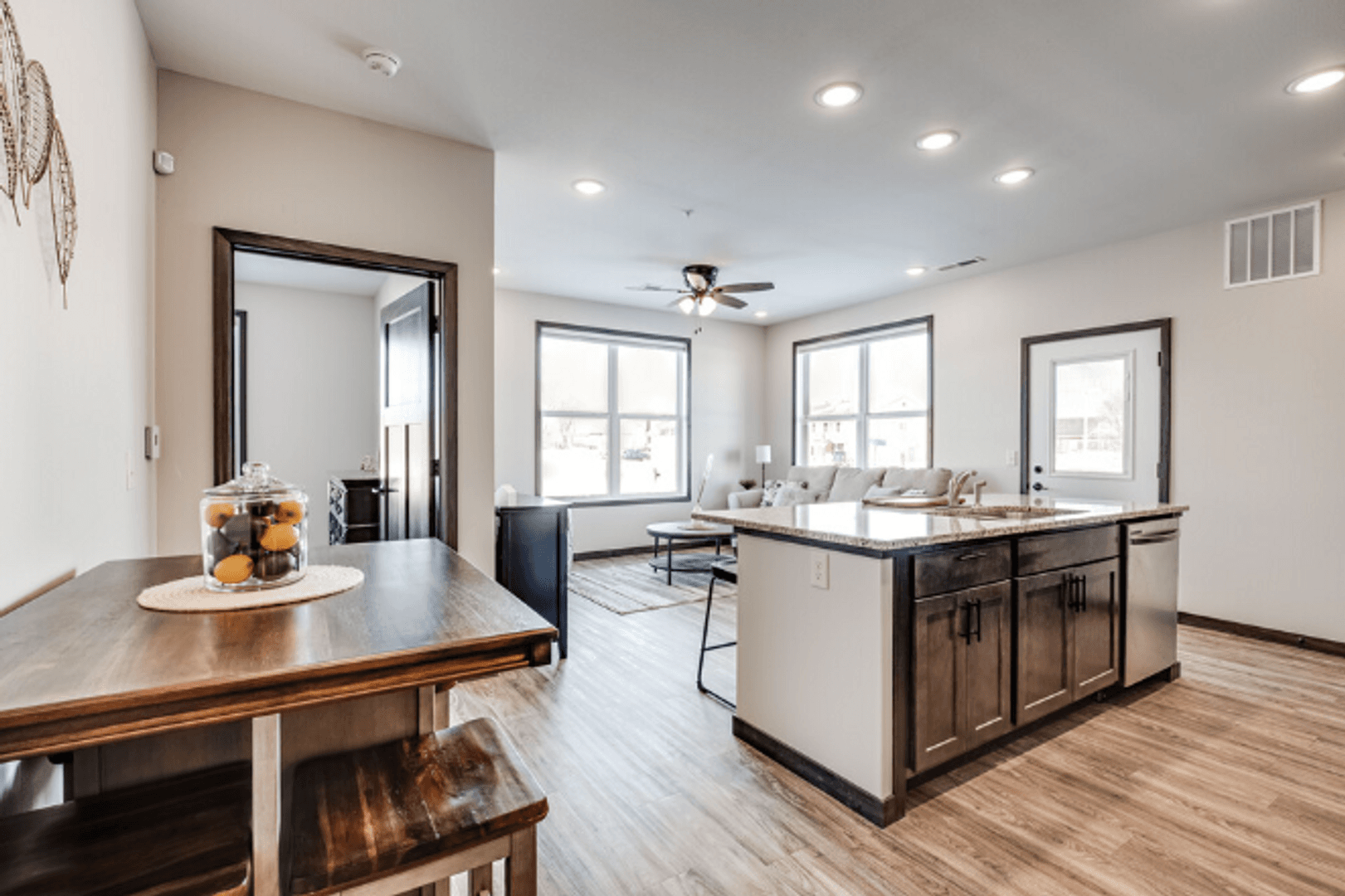 New Richmond Apartment: 1612 Dorset Lane