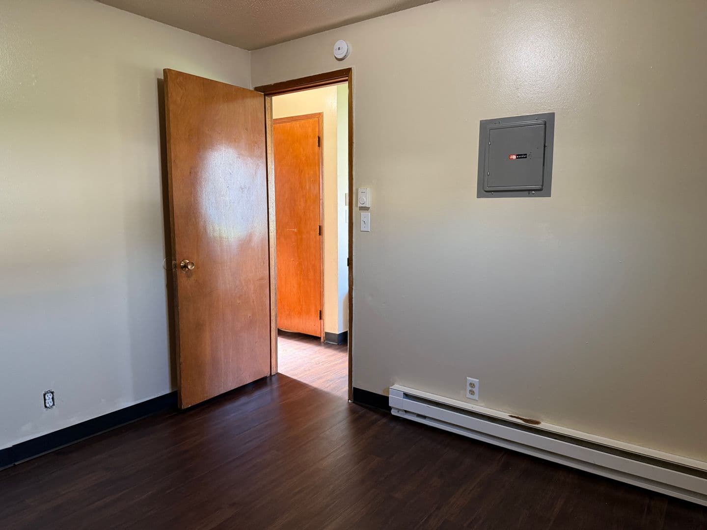 Selah Apartment: 1006 W Pear Ave