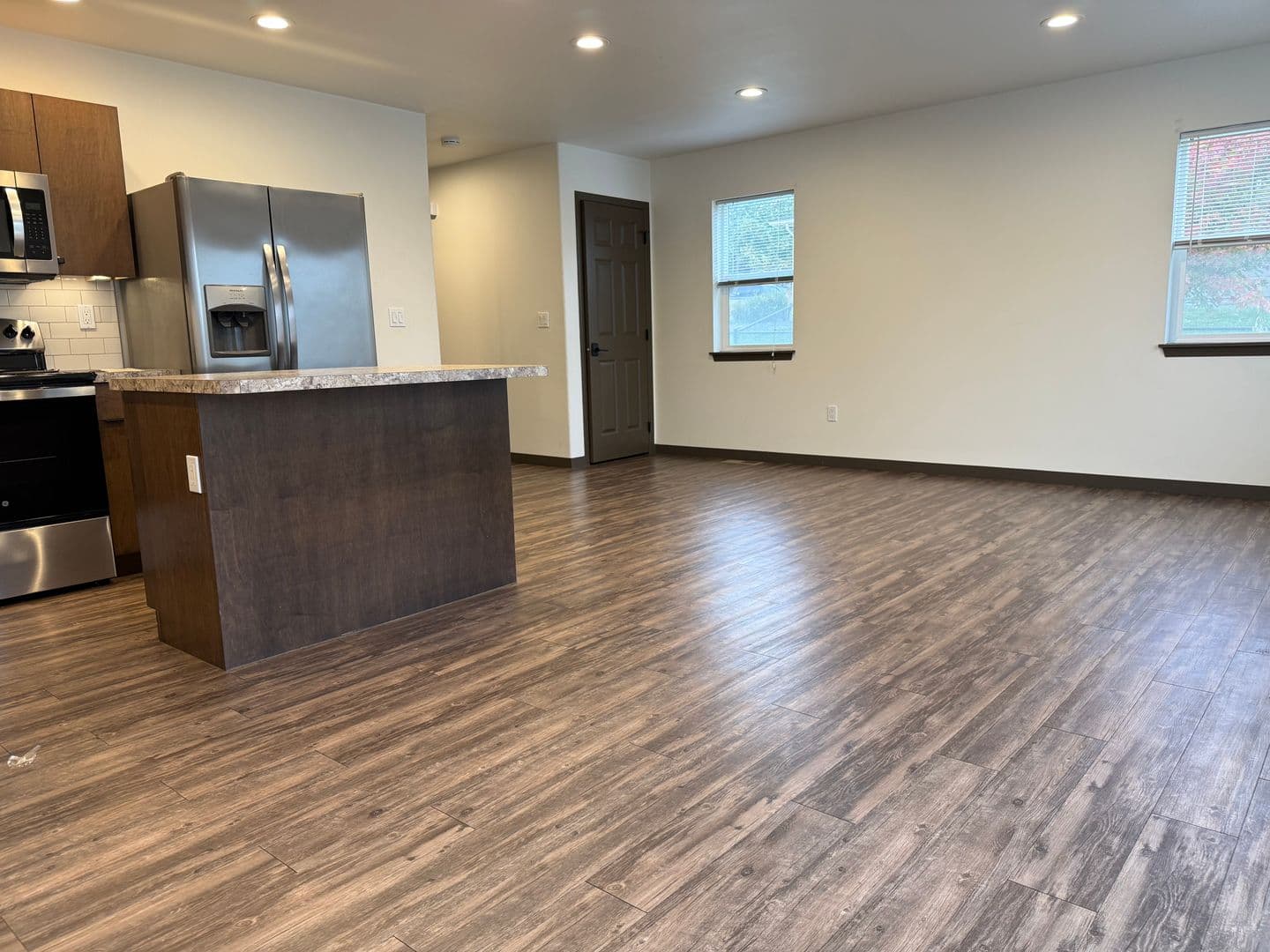 Yakima Apartment: 215 N 76th Ave