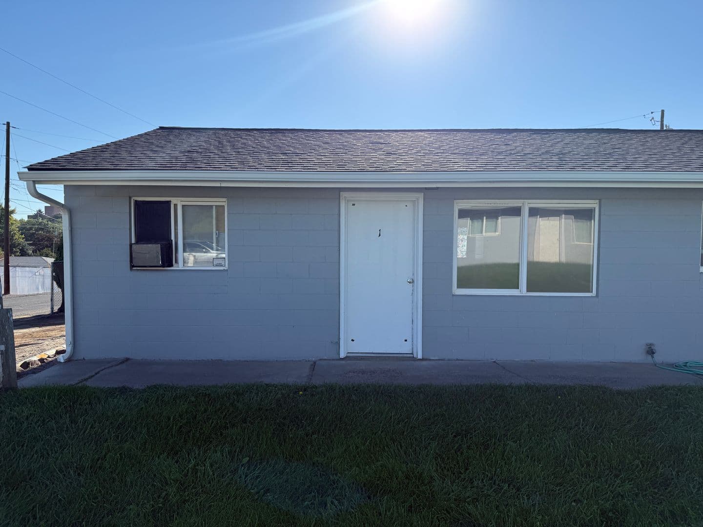 Selah Apartment: 1006 W Pear Ave