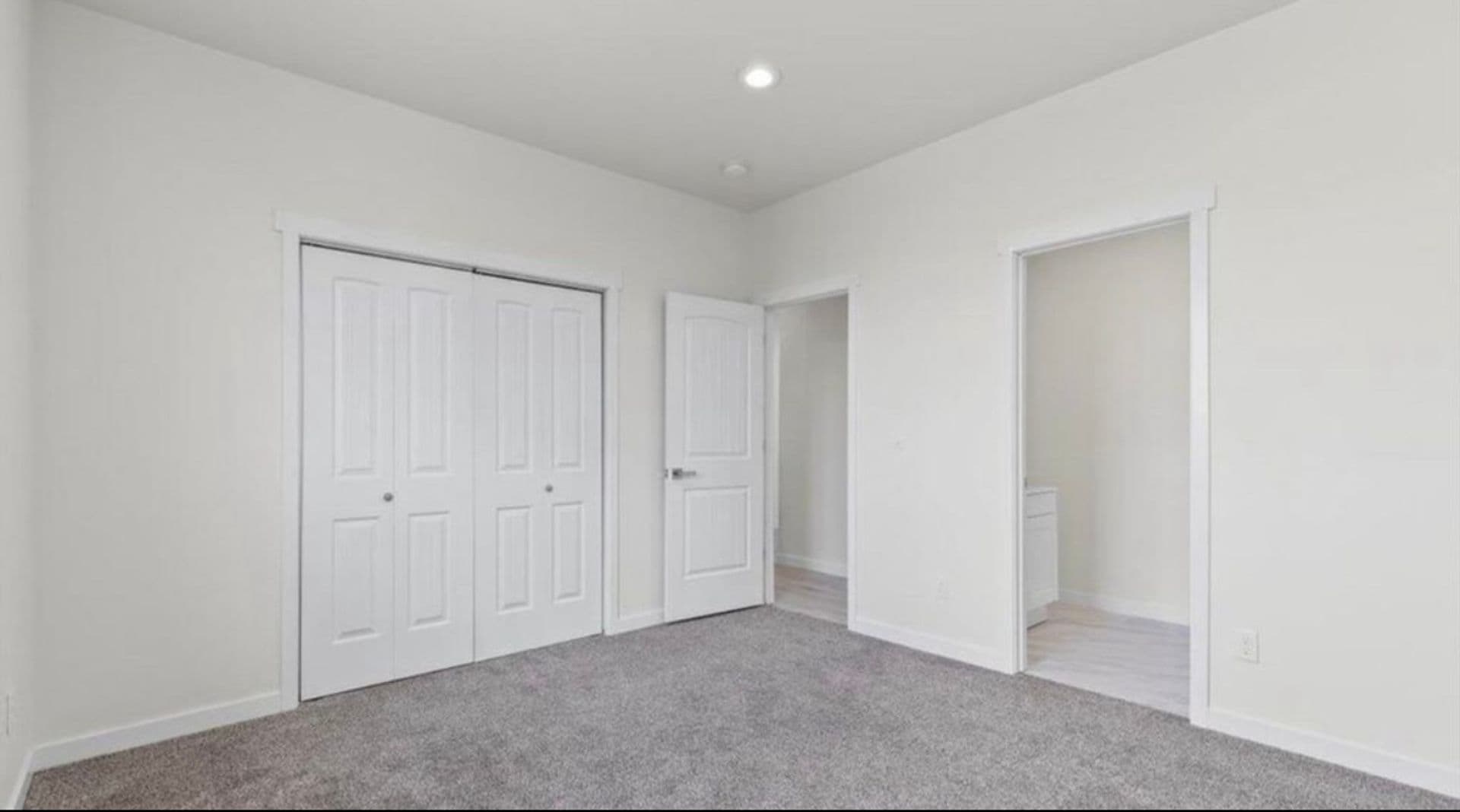 Yakima Multiplex: 505 N 80th Ave