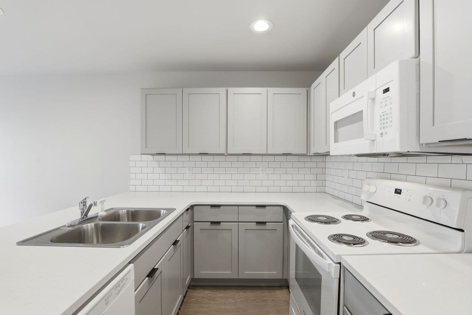 Yakima Apartment: 5200 Jazz St.