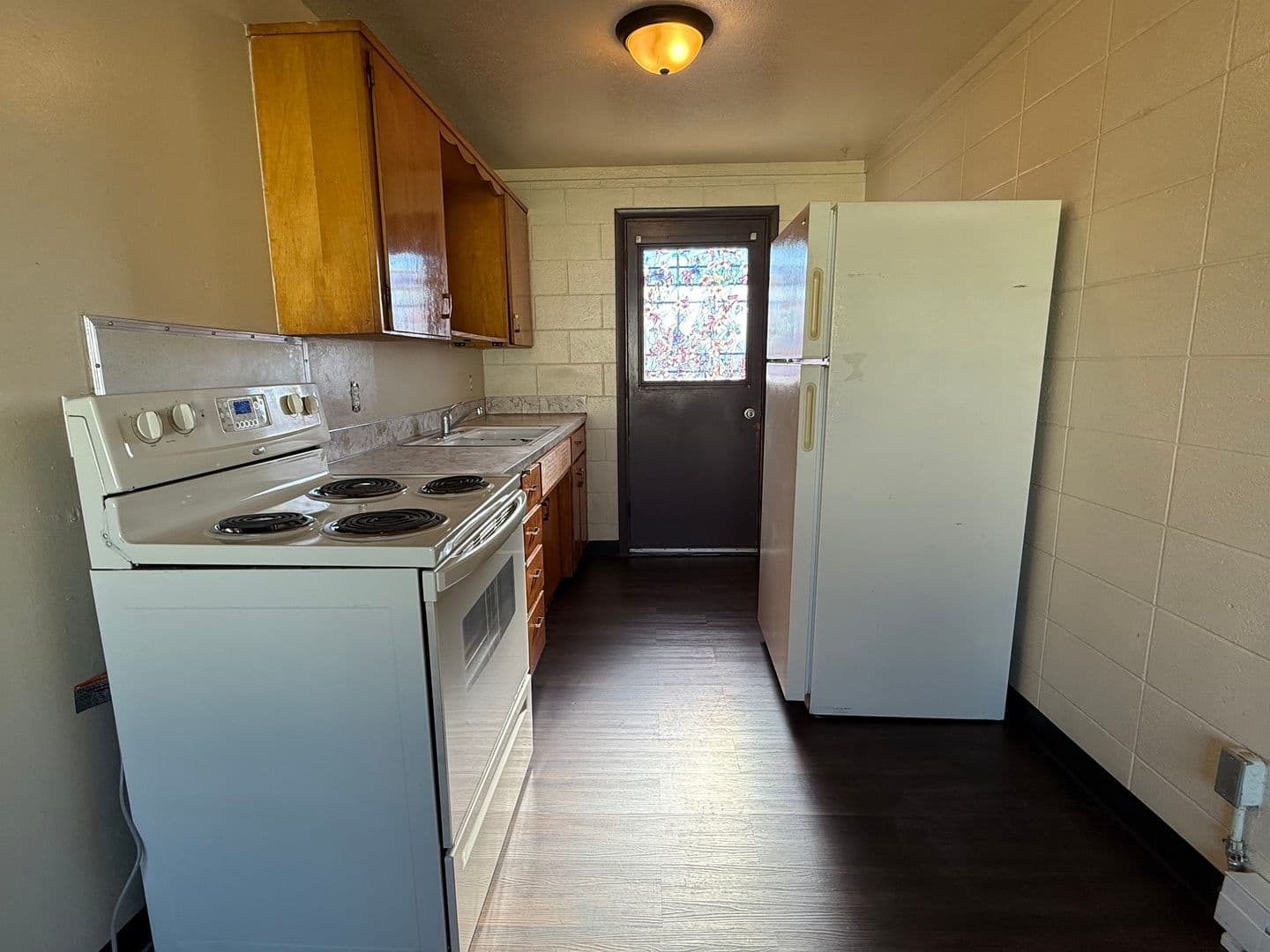 Selah Apartment: 1006 W Pear Ave