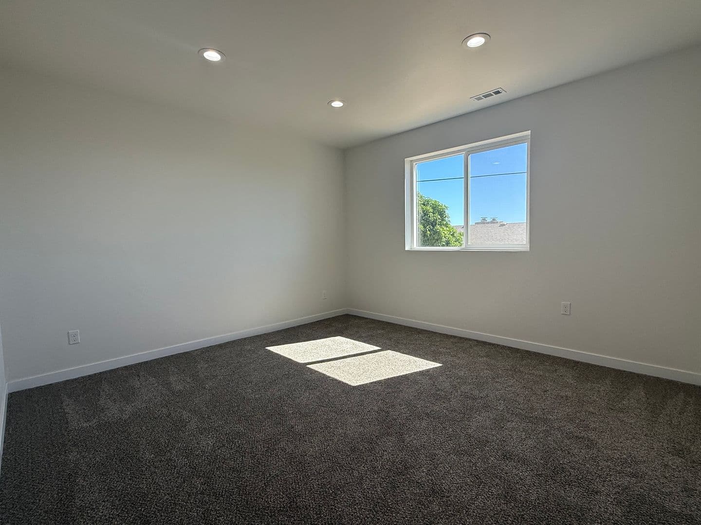 Yakima Multiplex: 505 N 80th Ave