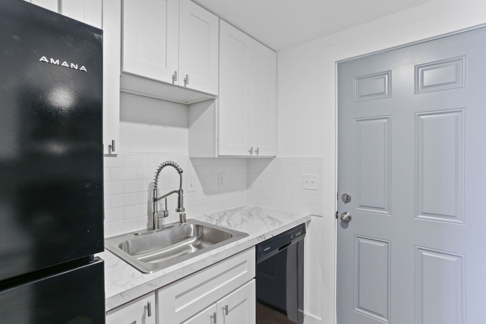 Moses Lake Apartment: 1407 W Marina DR - 7