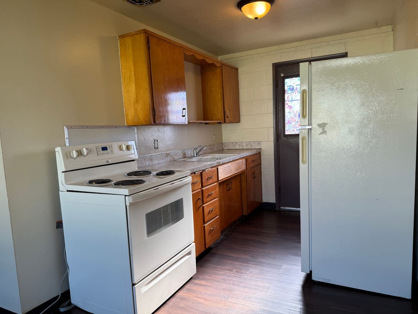 Selah Apartment: 1006 W Pear Ave