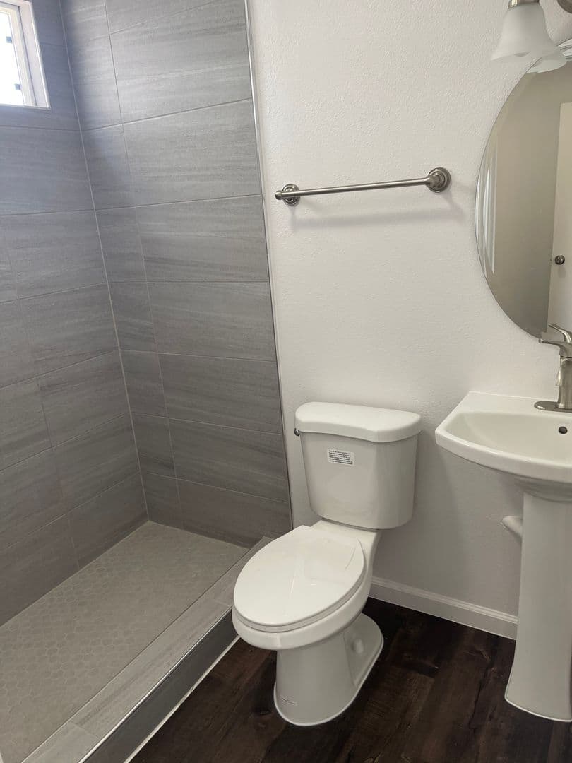 Los Angeles Apartment: 402 N. Ardmore Avenue