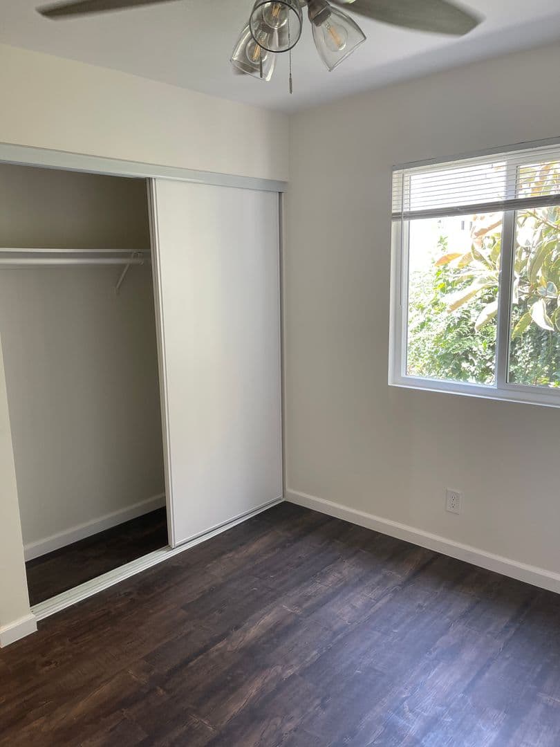 Los Angeles Apartment: 402 N. Ardmore Avenue