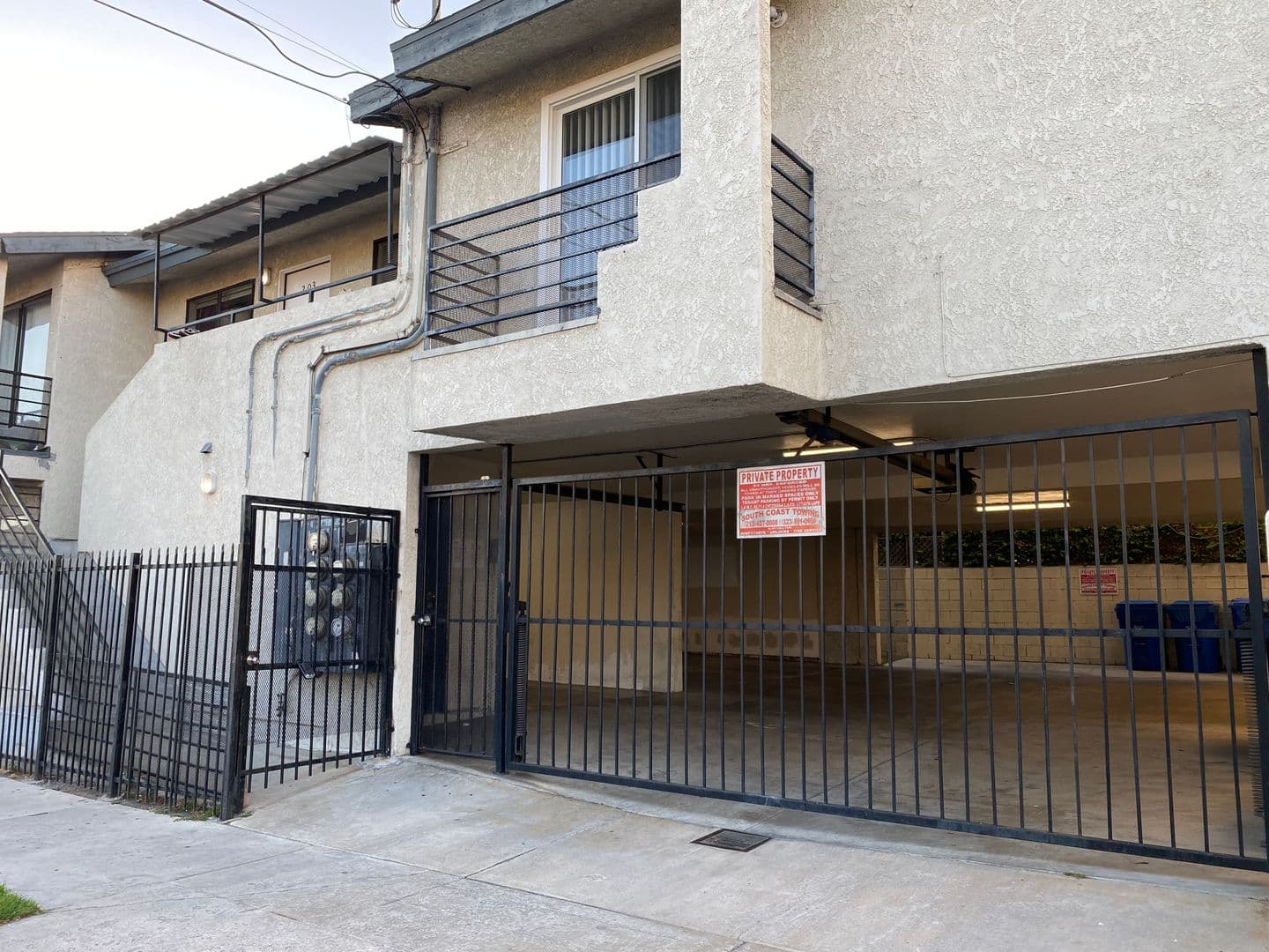 Los Angeles Apartment: 402 N. Ardmore Avenue