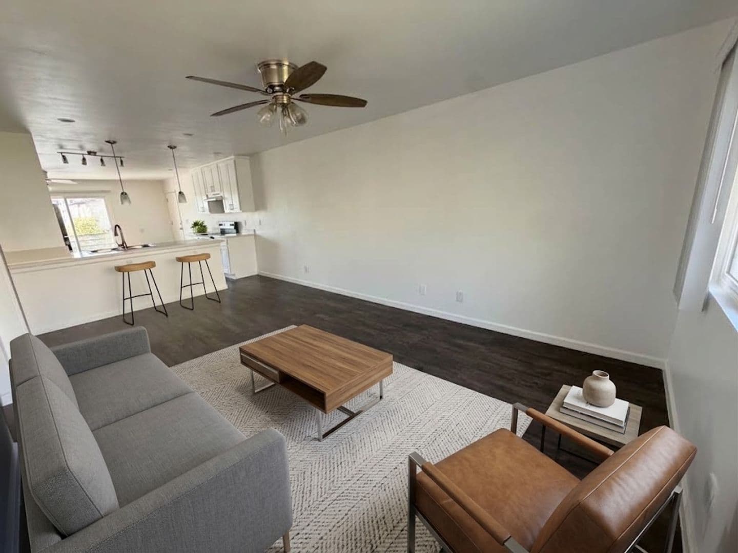 Los Angeles Apartment: 402 N. Ardmore Avenue