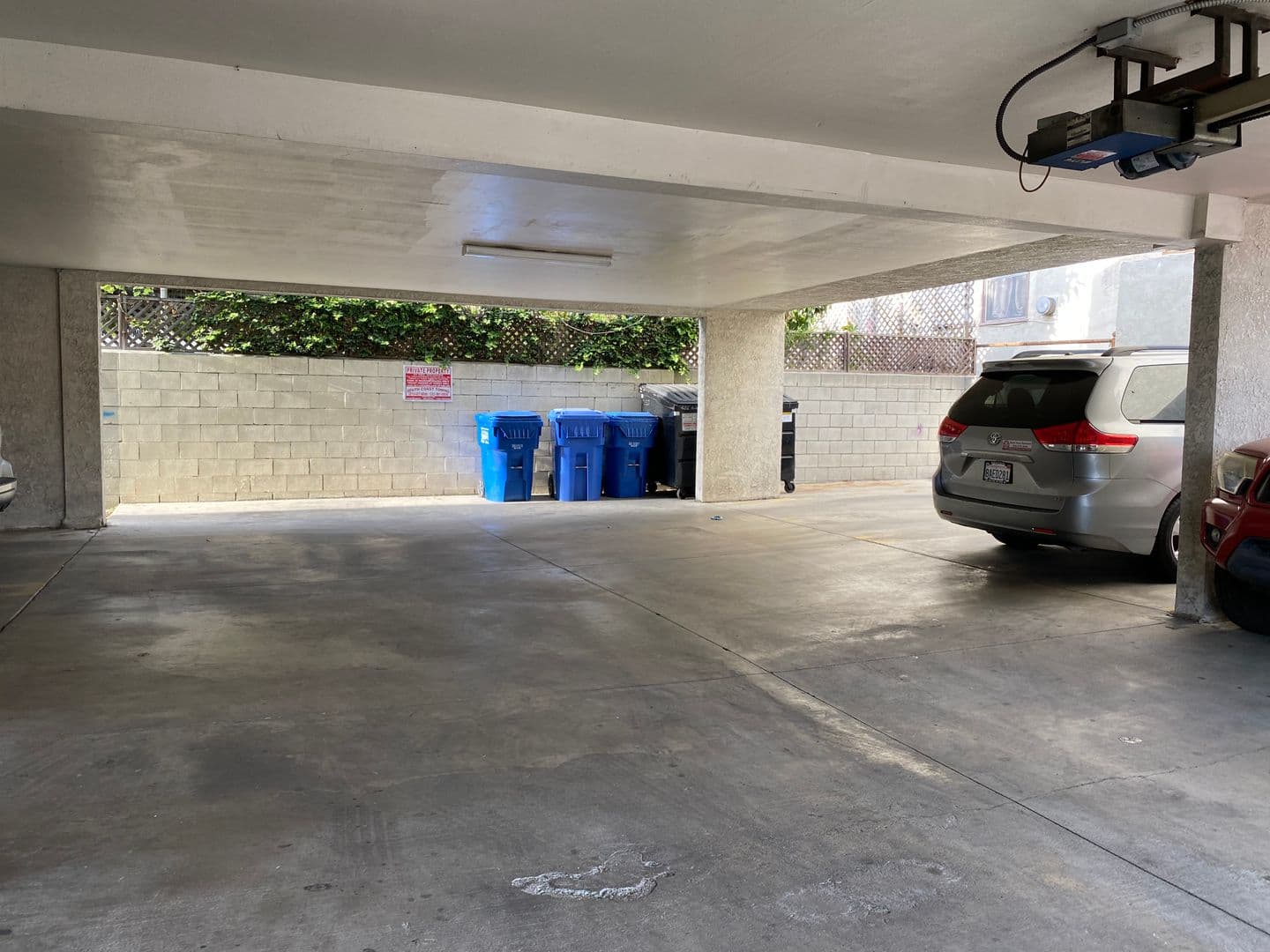 Los Angeles Apartment: 402 N. Ardmore Avenue