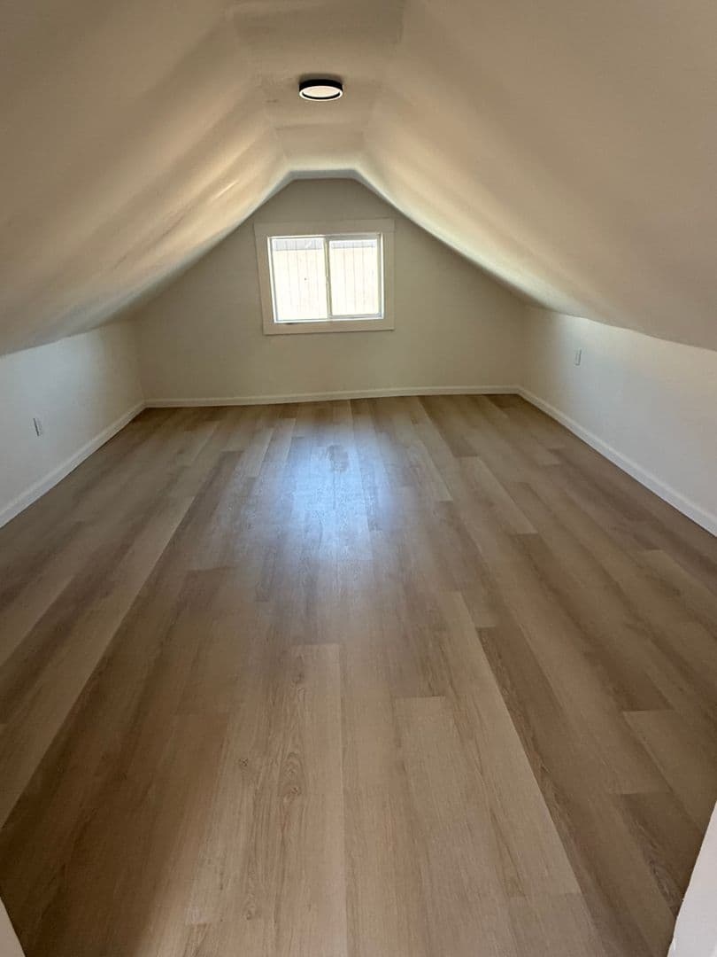 Oakland House: 3914 Agua Vista St.
