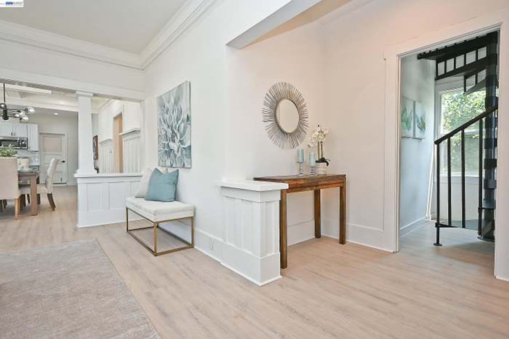 Oakland House: 3914 Agua Vista St.
