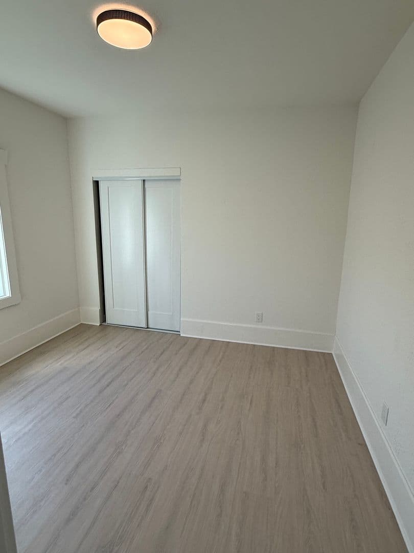 Oakland House: 3914 Agua Vista St.