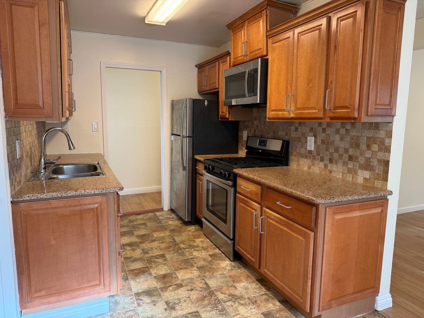 Fremont House: 3648 Detjen Street