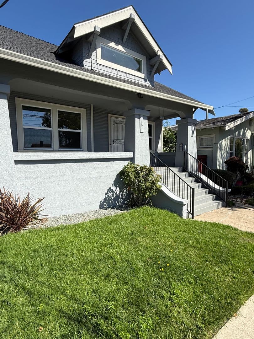 Oakland House: 3914 Agua Vista St.